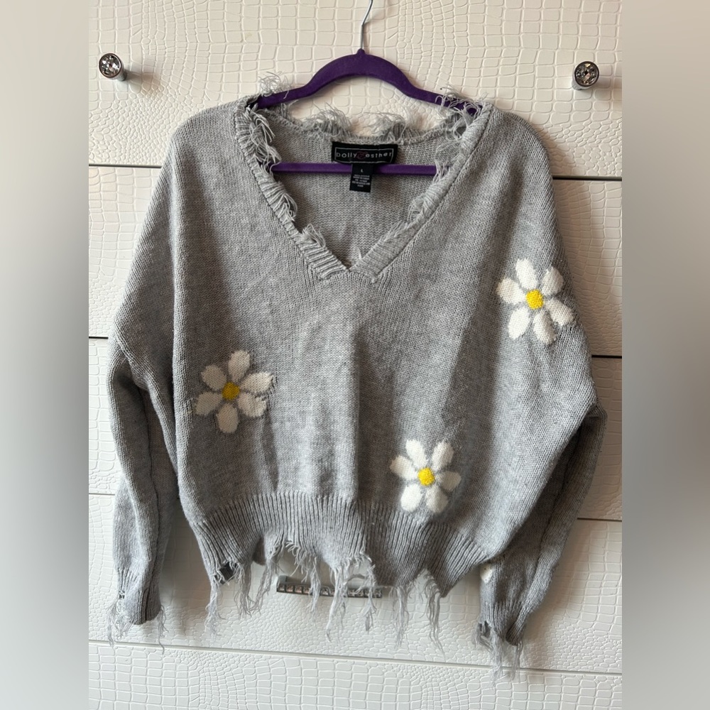Beautiful Flowery Top🩶